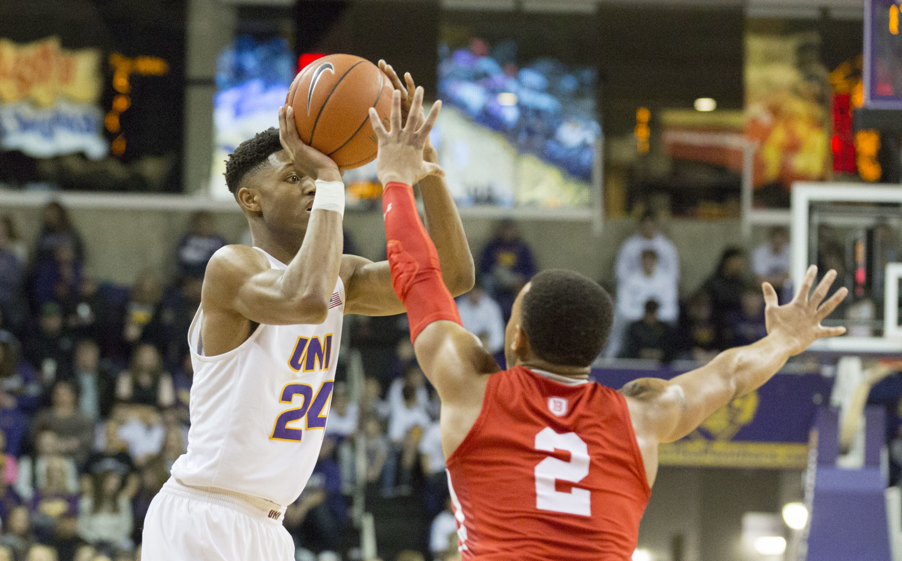 010420kw-uni-basketball-04